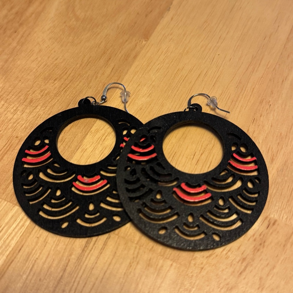 Elegant Black and Red Cutout Earrings